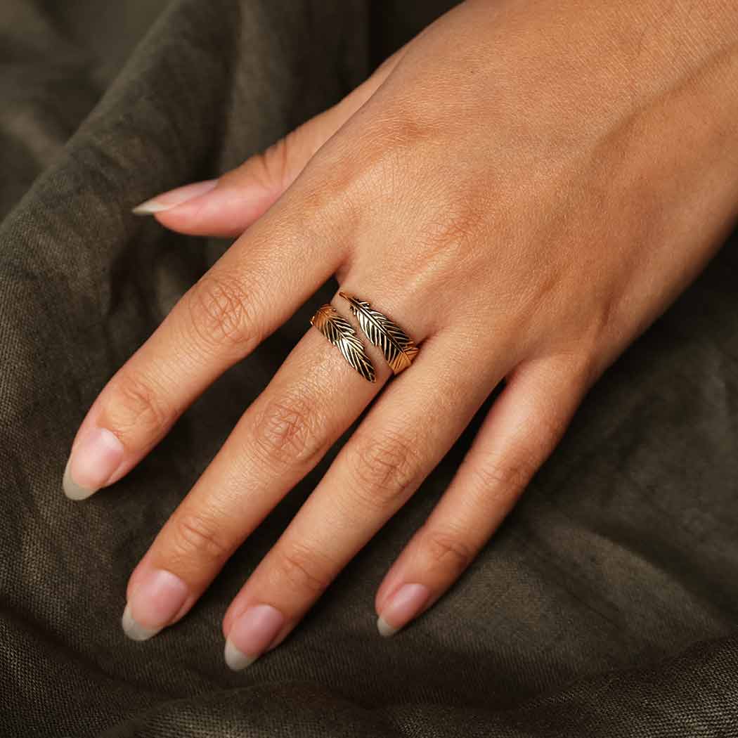Adjustable Feather Ring: Bronze