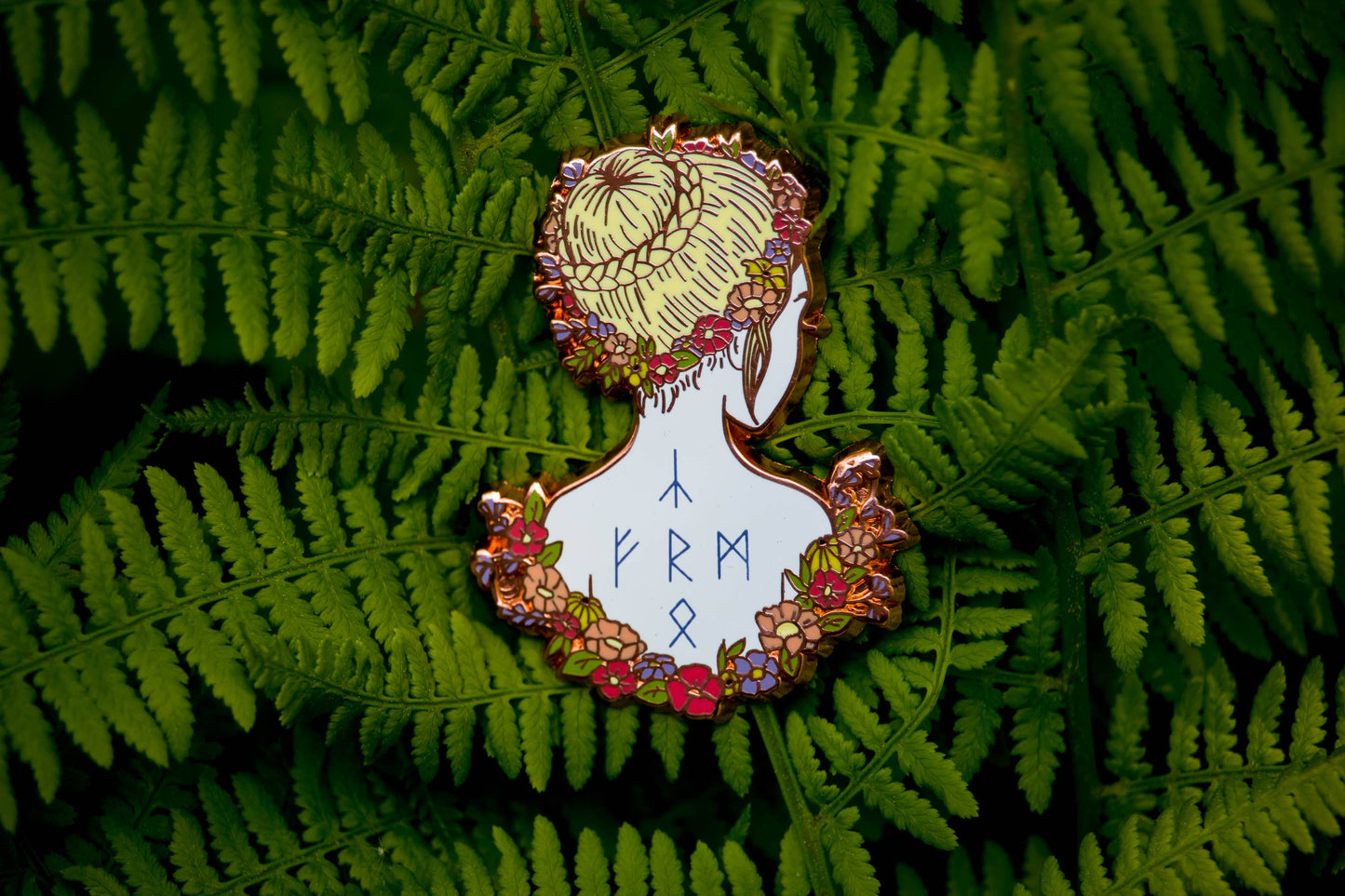 May Queen - Midsommar - Enamel Pin