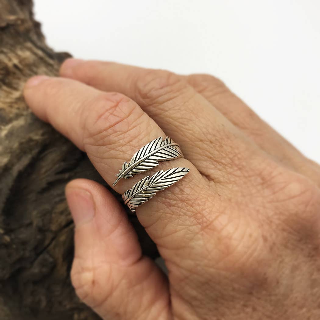 Adjustable Feather Ring: Bronze