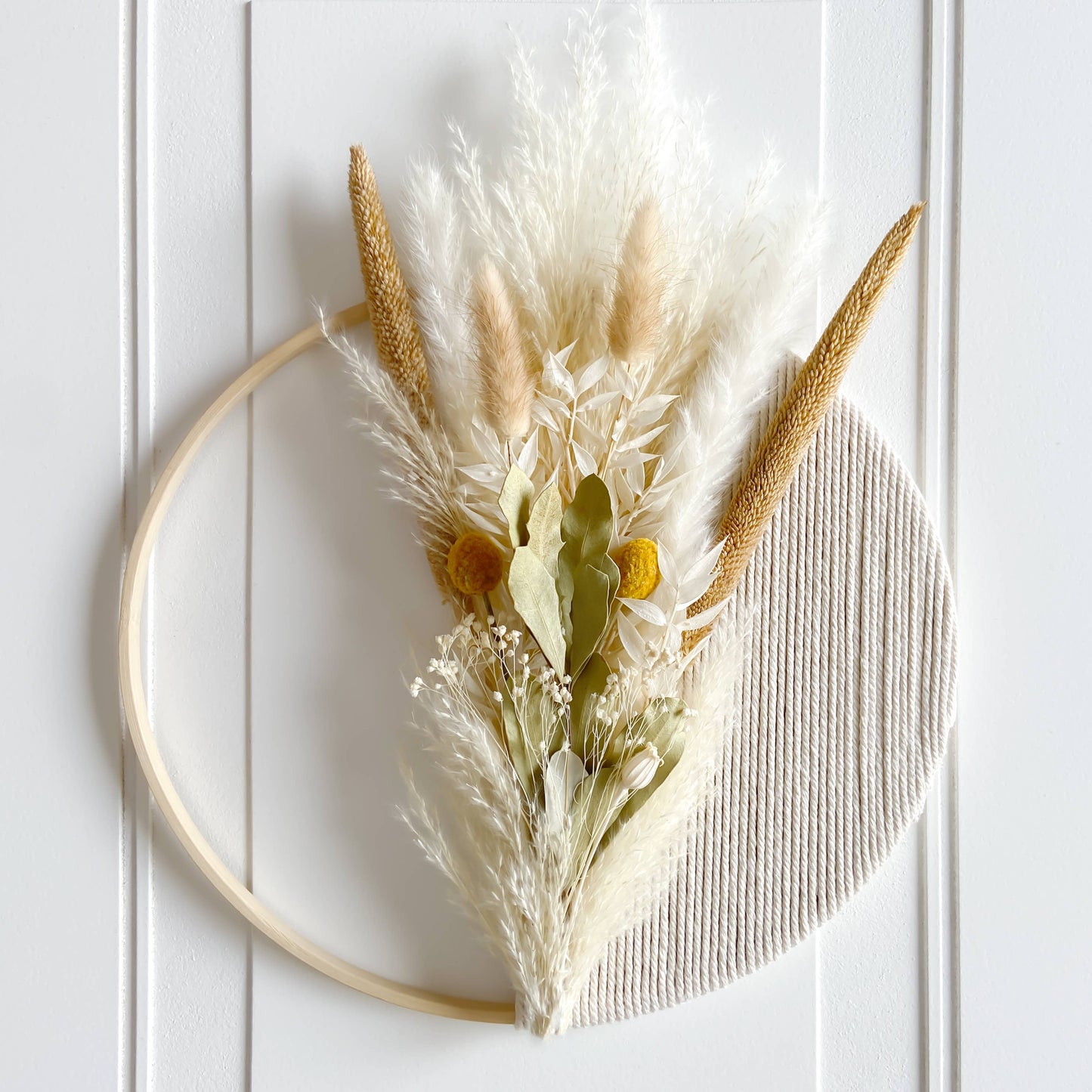 Minimalist Dried Flowers Macramé Wreath